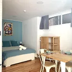 Hostel Terrace House *