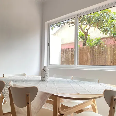 Hostal Terrace House *