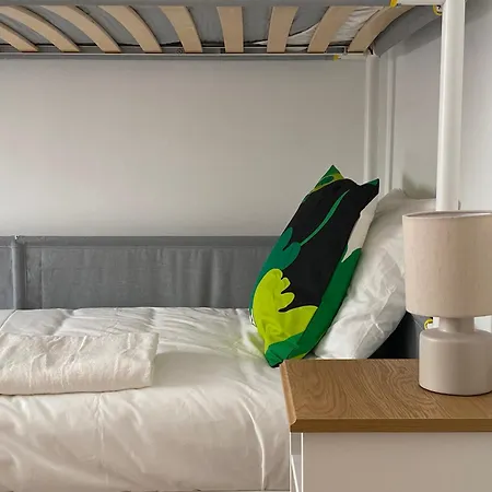 Terrace House אכסניה