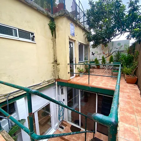 Hostal Terrace House *