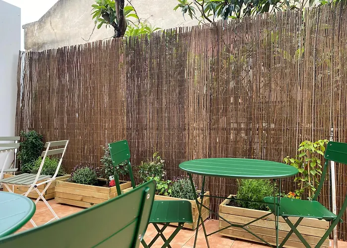 Hostel Terrace House *