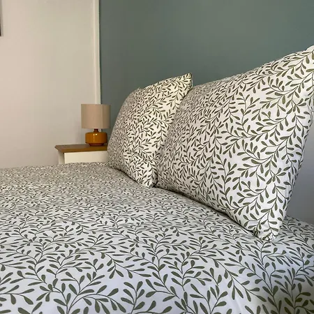 بيت شباب Terrace House